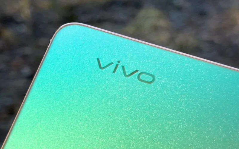 براءة اختراع Vivo لهاتف يتمدد عموديًا تثير اهتمام السوق